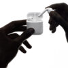 Apple-AirPods-MMEF2-IMG-06